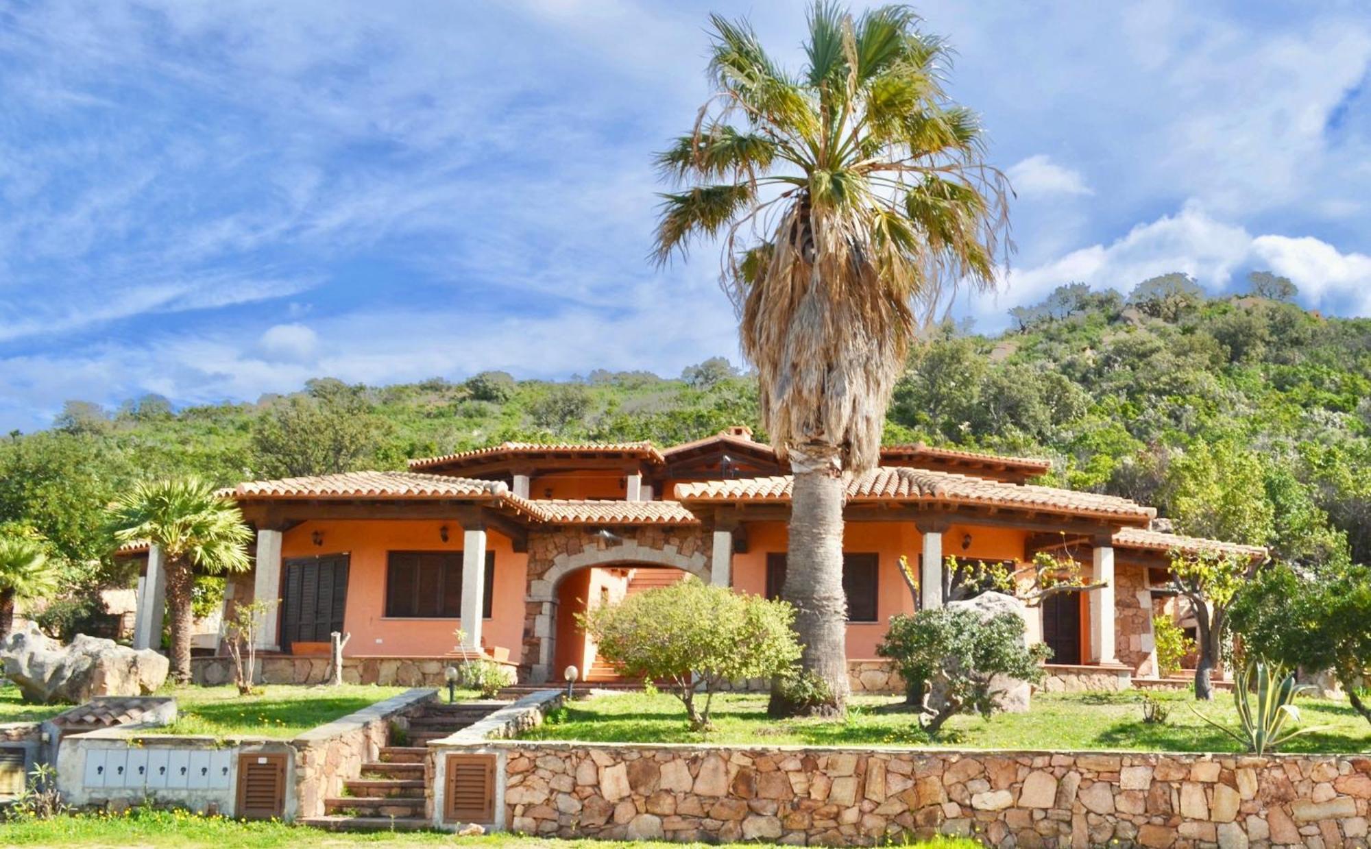 Apartament Iss Travel, Panoramic Coda Cavallo - 10 Km From San Teodoro *